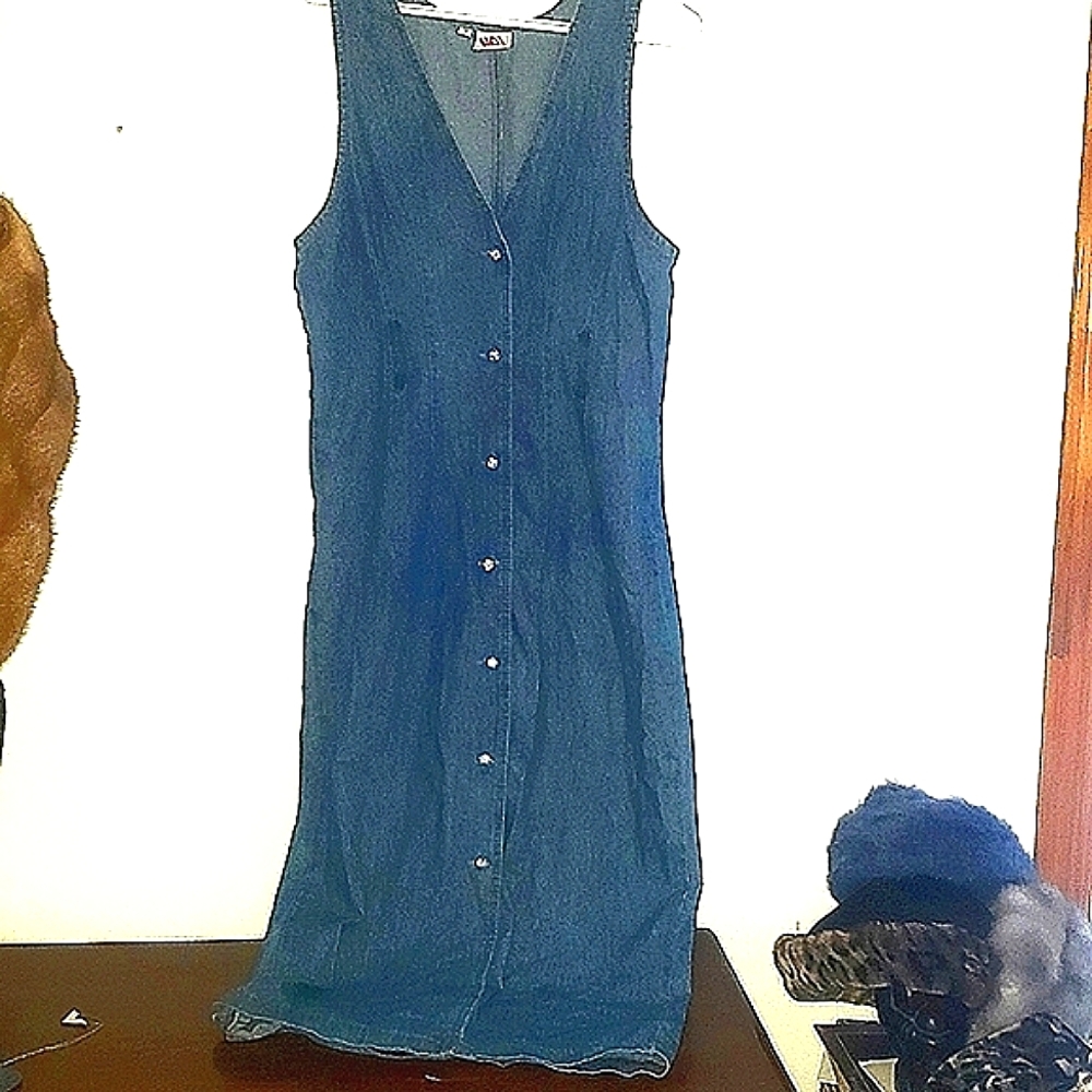 Jean dress with "diamond" buttons